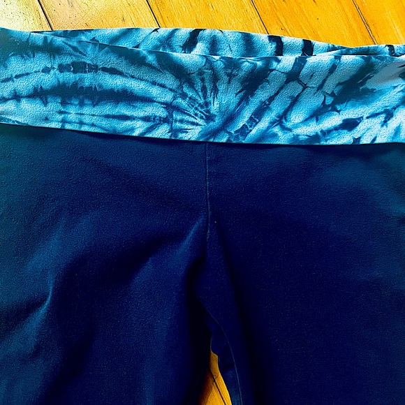 Victoria’s Secret PINK Yoga Pants - Picture 2 of 3